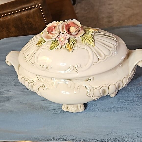 Vintage Capodimonte soup tureen - Picture 16 of 16